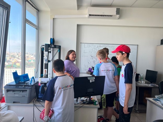 Pupils of children's IT-camp Innocamp visited Laboratory of Intelligent Robotics Systems