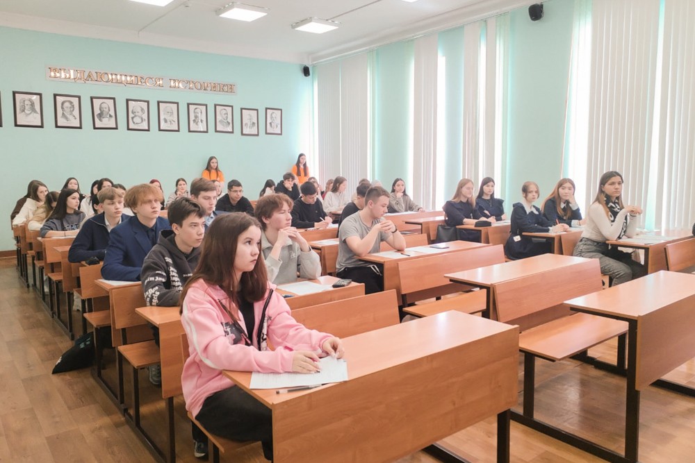 В Елабужском институте состоялась Олимпиада по экономике В Елабужском институте состоялась Олимпиада по экономике