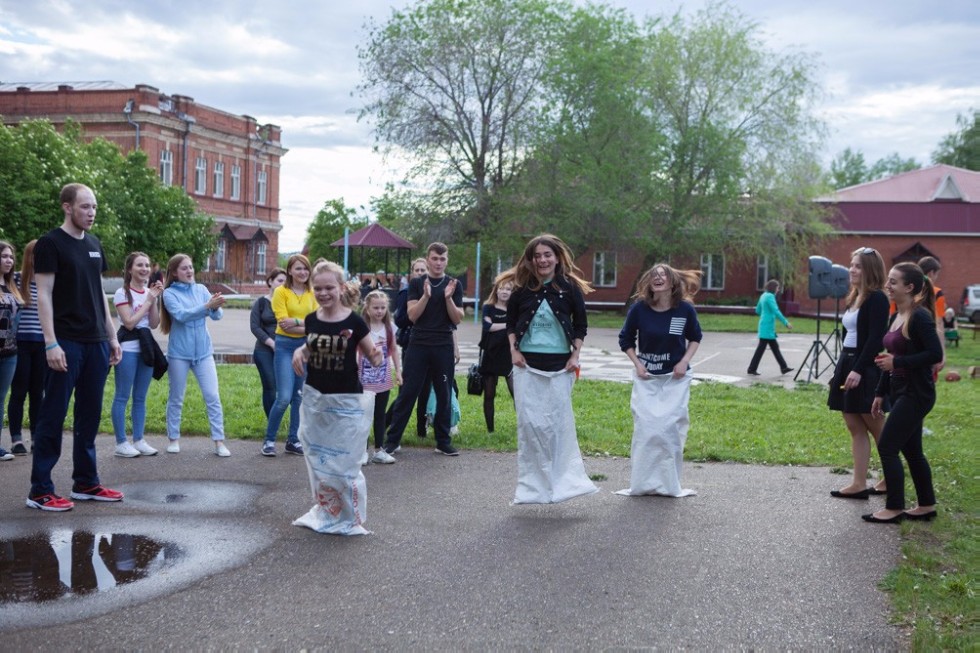 Молодежный Сабантуй отметили в Елабужском институте КФУ Молодежный Сабантуй отметили в Елабужском институте КФУ