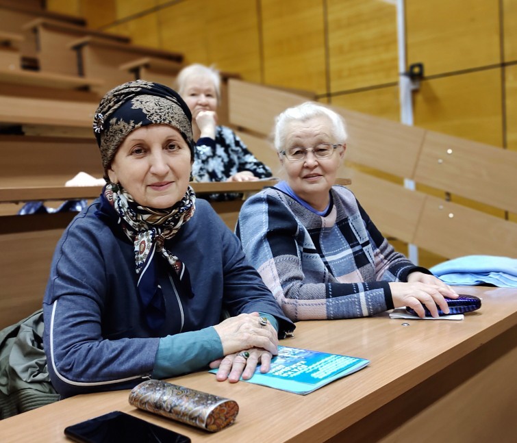 Слушатели Университета третьего возраста погрузились в истории генеаологического древа Рюриковичей. Слушатели Университета третьего возраста погрузились в истории генеаологического древа Рюриковичей.