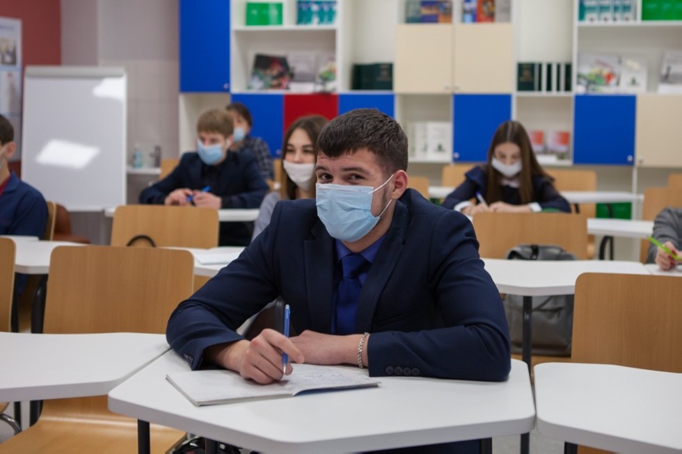 Екатерина Турилова прочла лекцию по теории вероятности для 'Университетской' школы Екатерина Турилова прочла лекцию по теории вероятности для 'Университетской' школы