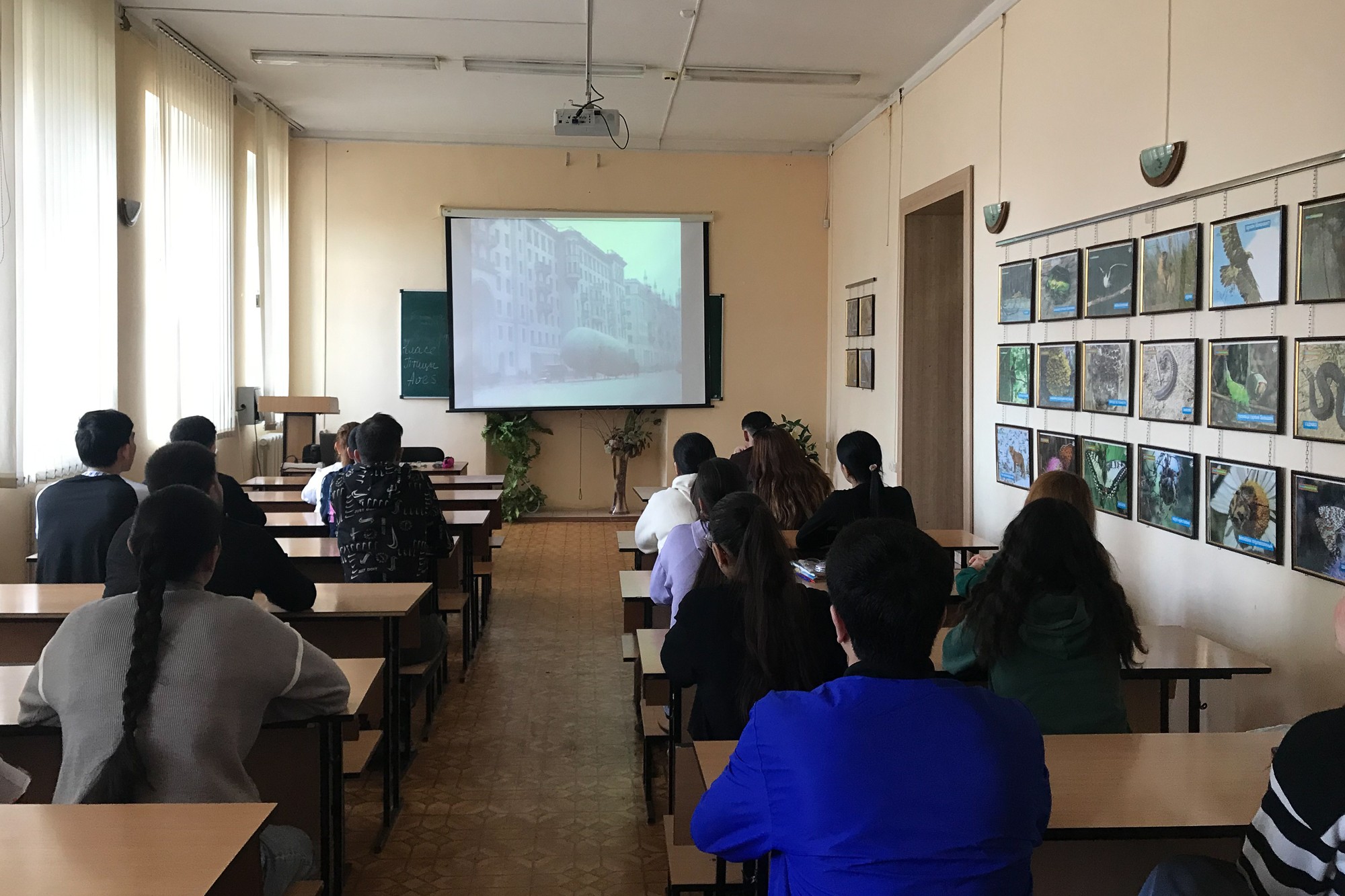 Прошли кураторские часы на отделении математики и естественных наук Прошли кураторские часы на отделении математики и естественных наук