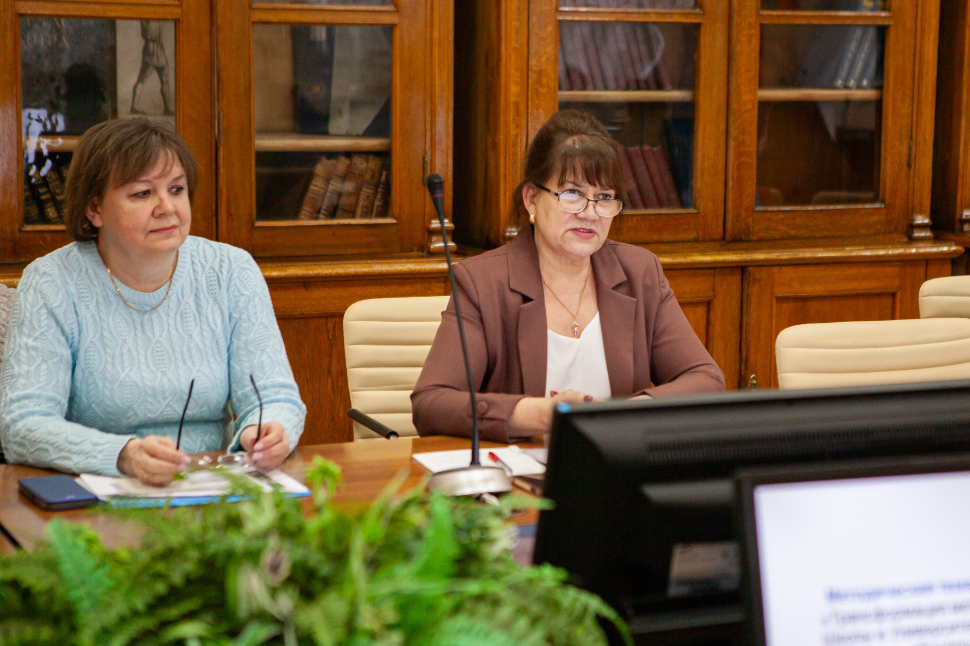 Круглый стол определил стратегию развития методических объединений 'Университетской' школы Круглый стол определил стратегию развития методических объединений 'Университетской' школы