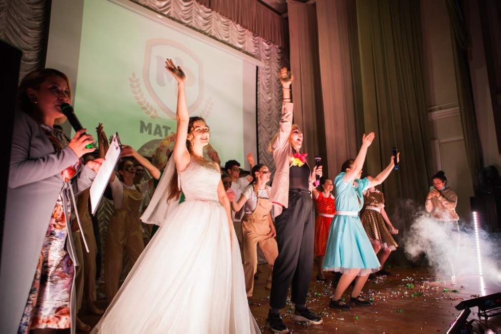 В Елабужском институте КФУ стартовал смотр-конкурс 'День первокурсника - 2021' В Елабужском институте КФУ стартовал смотр-конкурс 'День первокурсника - 2021'