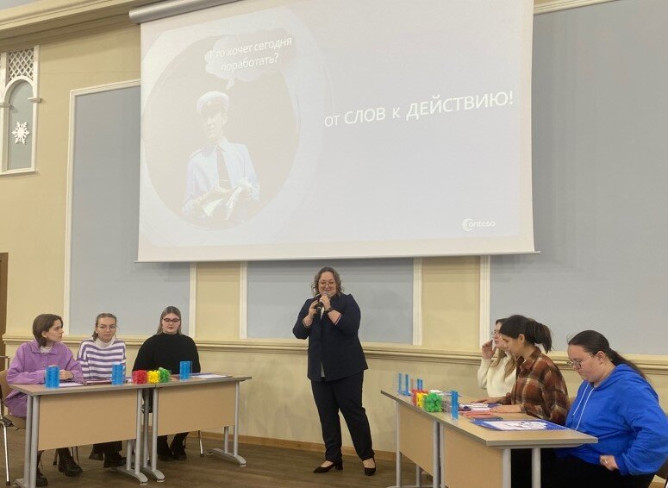 В Институте психологии и образования КФУ прошла II мультитематематическая ярмарка мастер-классов 'Скрепка' В Институте психологии и образования КФУ прошла II мультитематематическая ярмарка мастер-классов 'Скрепка'