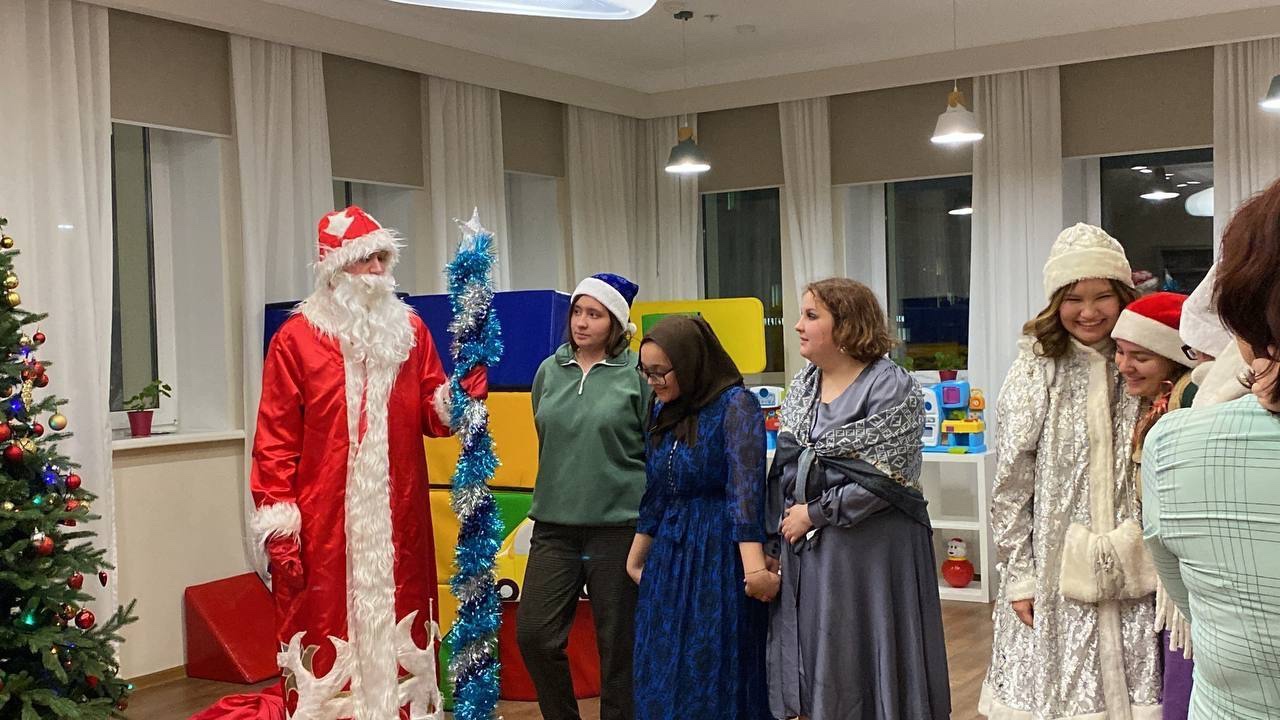 Как студенты соткали новогоднее чудо для детей Как студенты соткали новогоднее чудо для детей