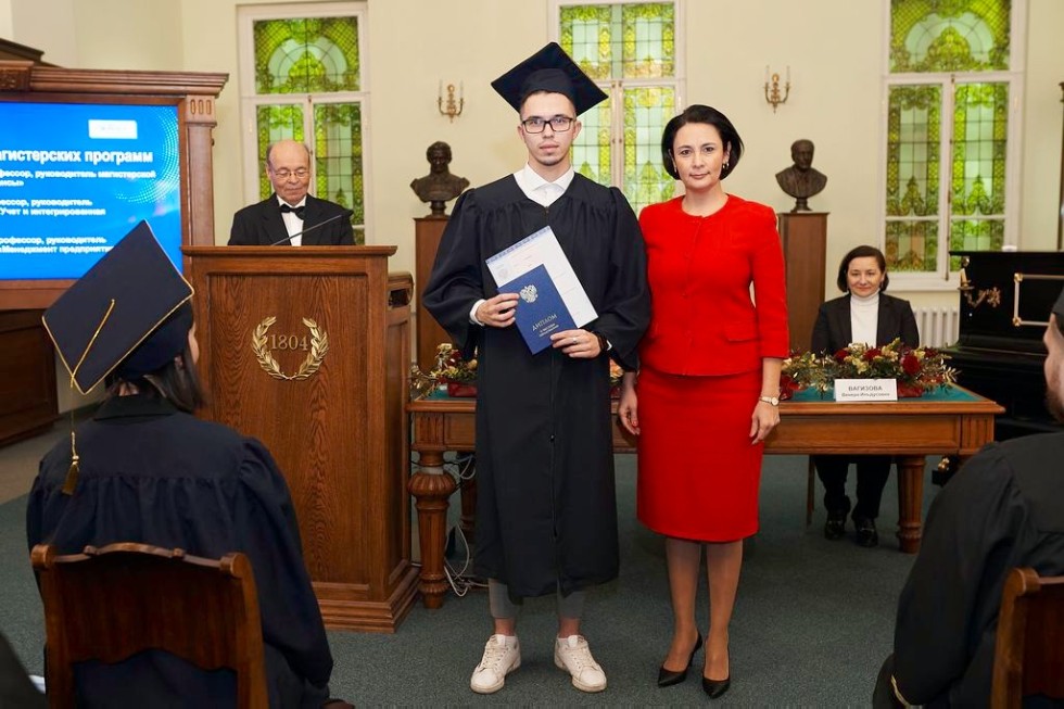 AWARD OF DIPLOMAS TO GRADUATES OF MASTER'S PROGRAMS AWARD OF DIPLOMAS TO GRADUATES OF MASTER'S PROGRAMS