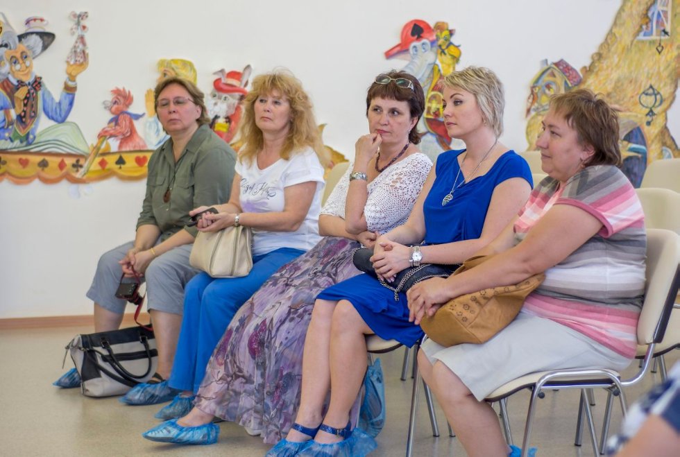 Здесь приобретают знания дети 21 века Здесь приобретают знания дети 21 века