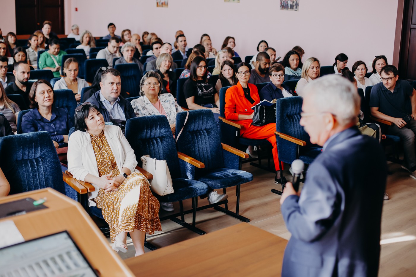 Кураторы Кураторы