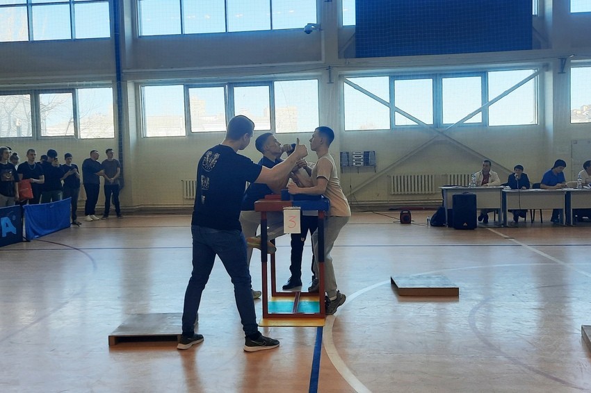 Победителями Спартакиады студентов и аспирантов КФУ по армрестлингу стали студенты Елабужского института КФУ Победителями Спартакиады студентов и аспирантов КФУ по армрестлингу стали студенты Елабужского института КФУ