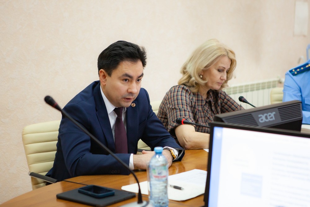 Прошла встреча с иностранными студентами с участием проректора по внешним связям КФУ Прошла встреча с иностранными студентами с участием проректора по внешним связям КФУ