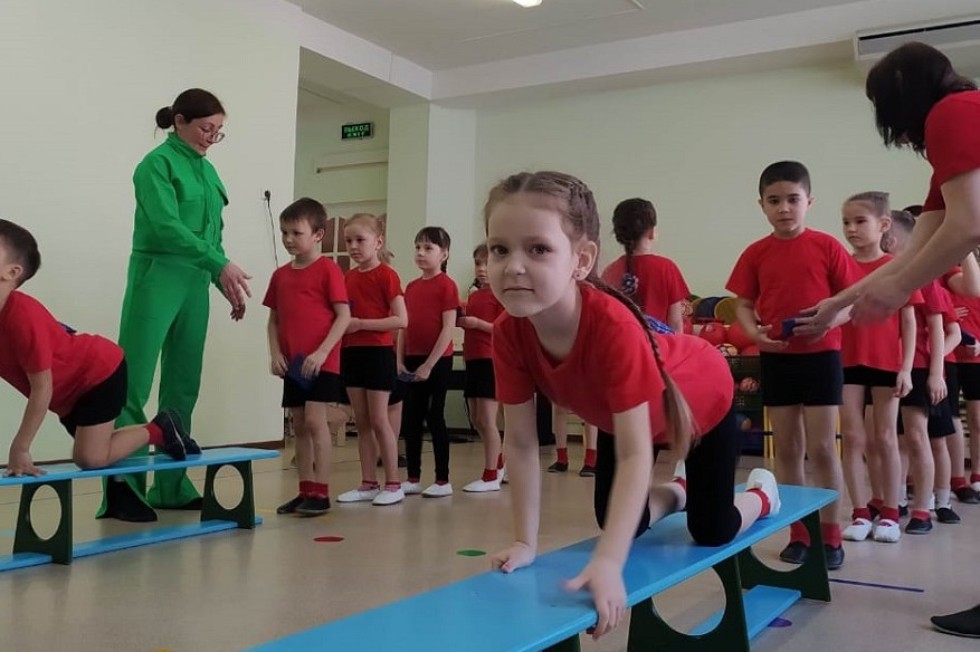 'Школа мяча' для инструкторов по физической культуре ДОО в рамках курсов повышения квалификации 'Школа мяча' для инструкторов по физической культуре ДОО в рамках курсов повышения квалификации