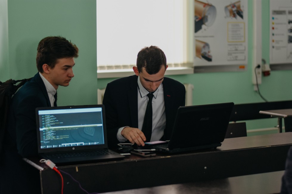 ����� ��������� ���� ������������� 