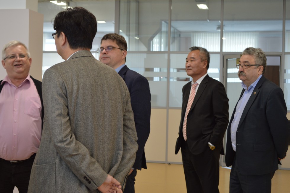 ����� ��������� �������������� LG TCM (Technology Center Moscow) � ���������� ��������