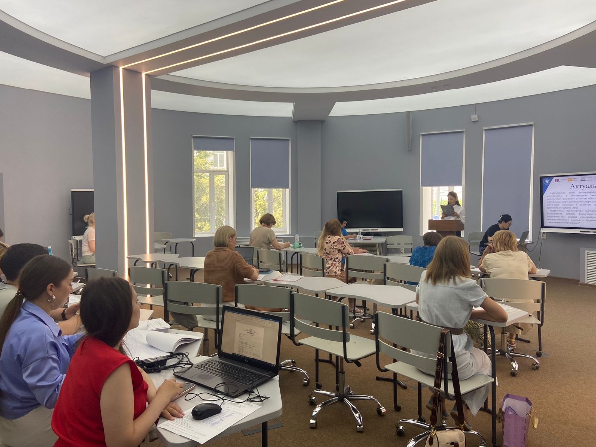 Аспиранты проходят предзащиту Аспиранты проходят предзащиту