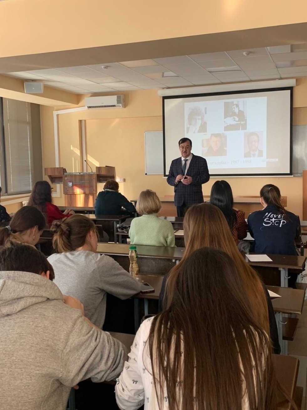 В ИСФНиМК стартовал цикл научно-популярных лекций, посвящённых 100-летию ТАССР В ИСФНиМК стартовал цикл научно-популярных лекций, посвящённых 100-летию ТАССР