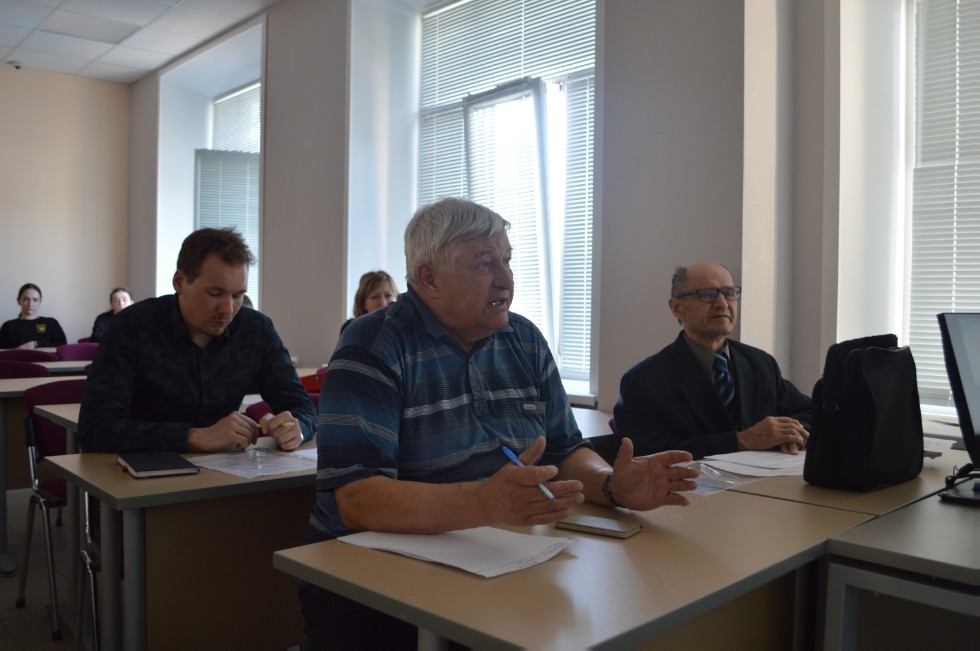 ����� ��������� ���� ������������� 