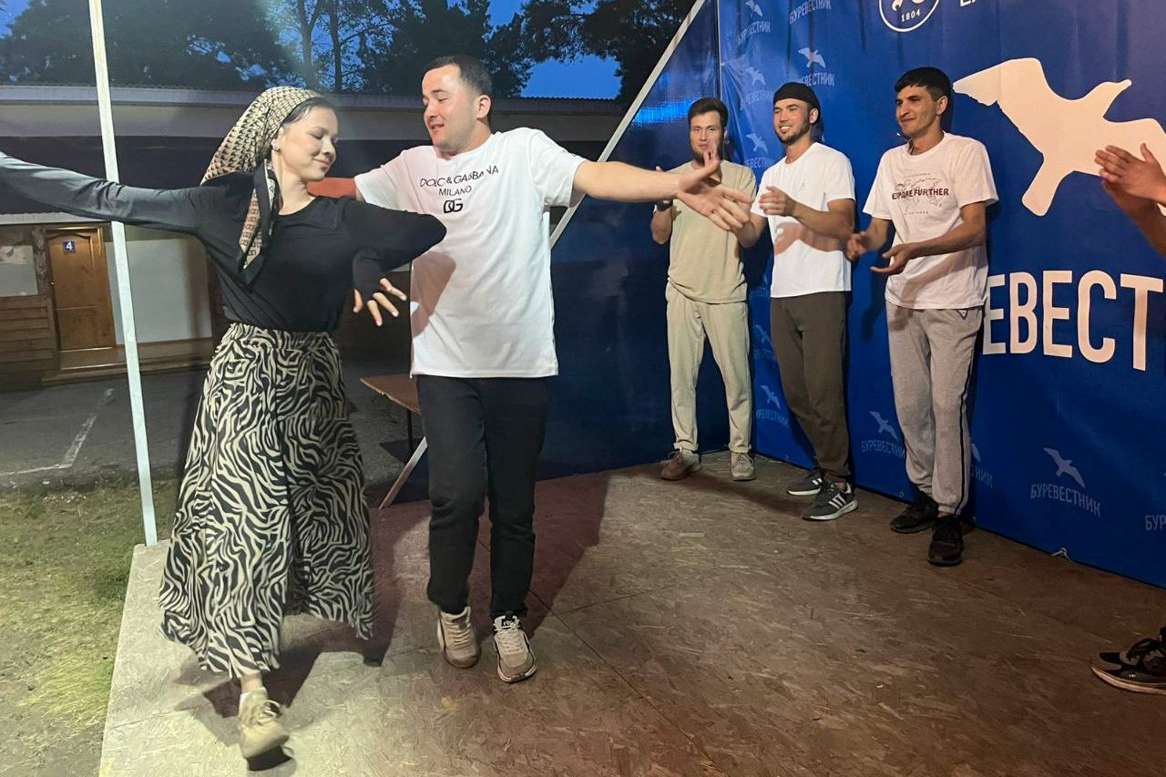 В 'Буревестнике' завершилась смена 'Этнолето' В 'Буревестнике' завершилась смена 'Этнолето'