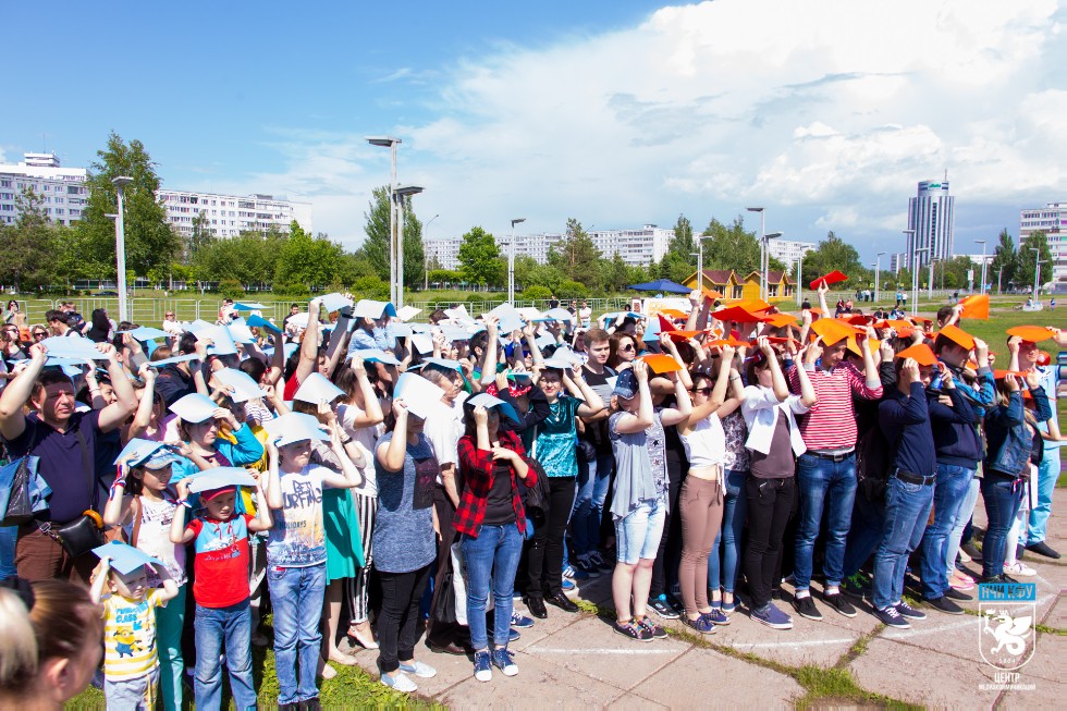 Студенчество Набережных Челнов активно принимало участие в праздновании Дня России Студенчество Набережных Челнов активно принимало участие в праздновании Дня России