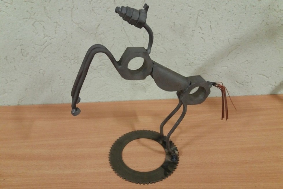 'Скульптуры из металла' 'Скульптуры из металла'