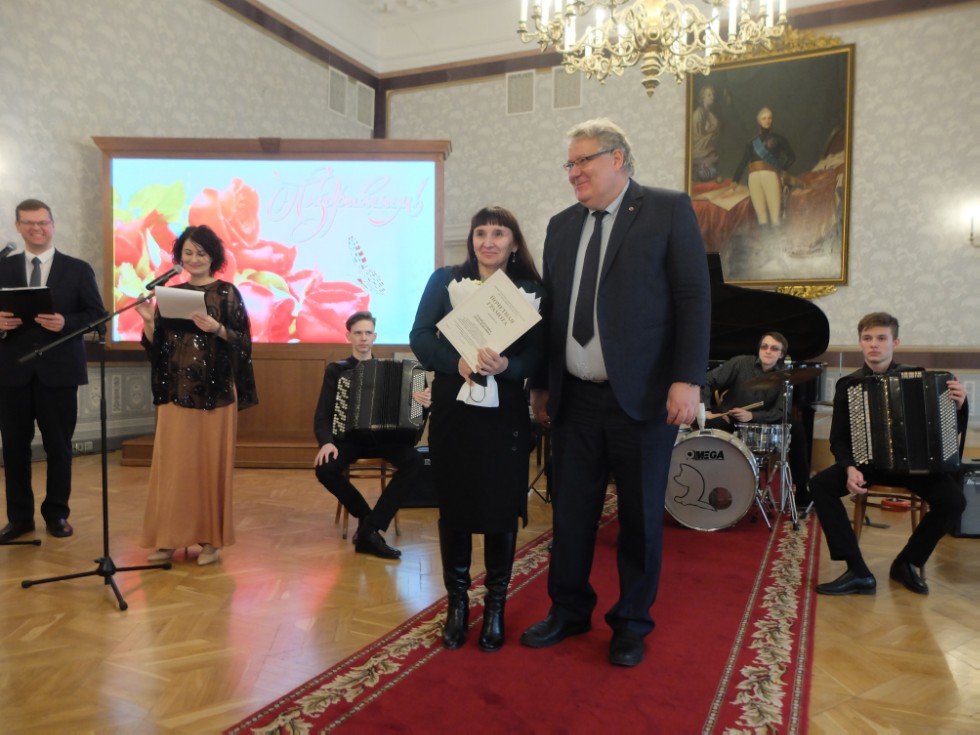 ����������� ����� ������ 8 �����.