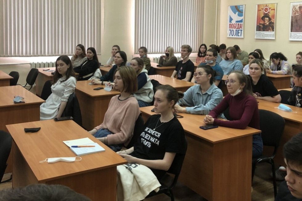 Встреча студентов Елабужского института КФУ с профессором Института физики КФУ Анатолием Мокшиным Встреча студентов Елабужского института КФУ с профессором Института физики КФУ Анатолием Мокшиным