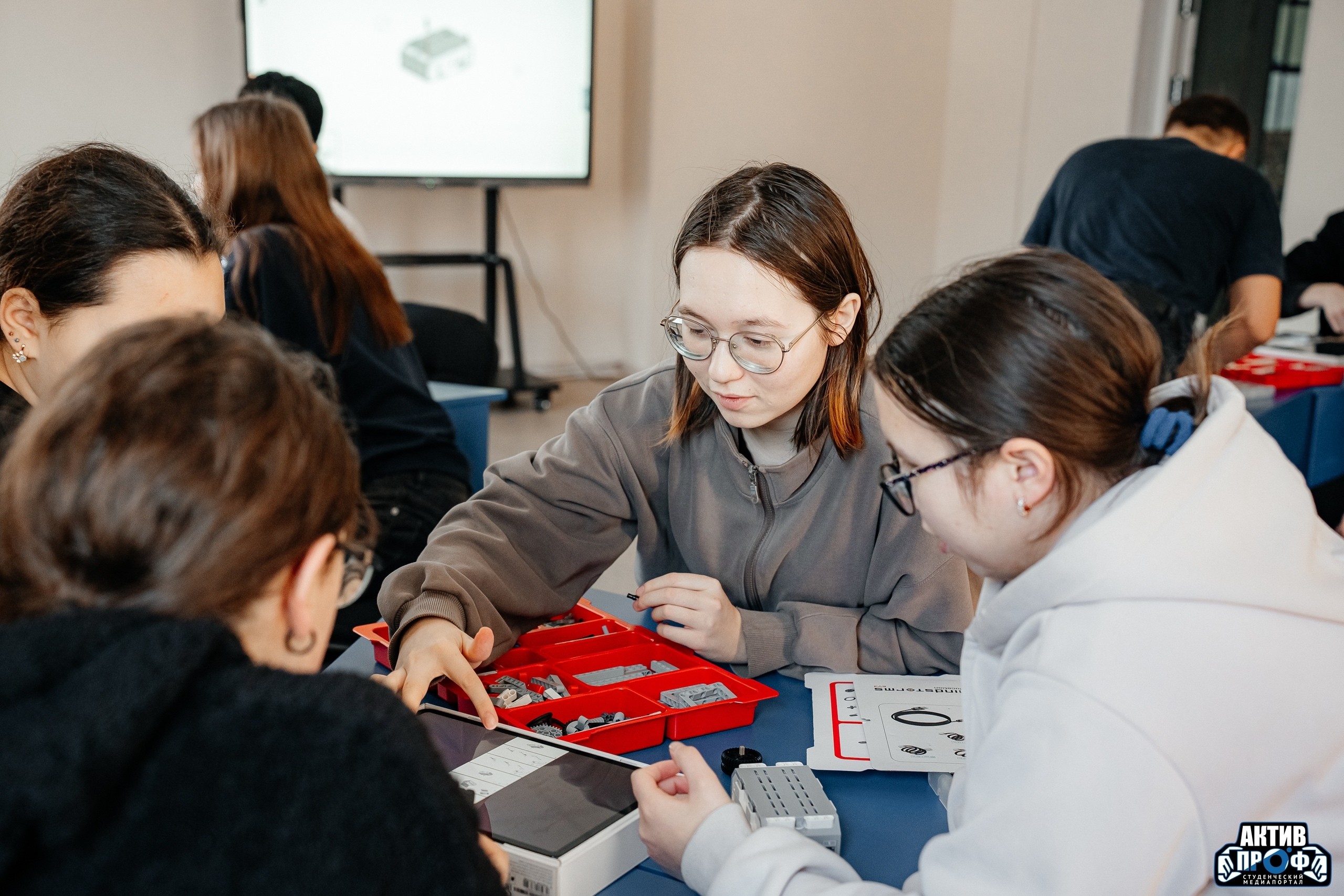 'Школа будущего автомобильного инженера FUTURAUTO' 'Школа будущего автомобильного инженера FUTURAUTO'