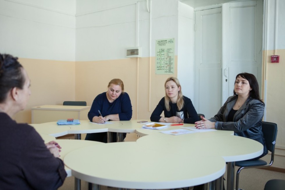 В Елабужском институте КФУ состоялось вручение сертификатов слушателям проекта 'Клуб хороших родителей' В Елабужском институте КФУ состоялось вручение сертификатов слушателям проекта 'Клуб хороших родителей'