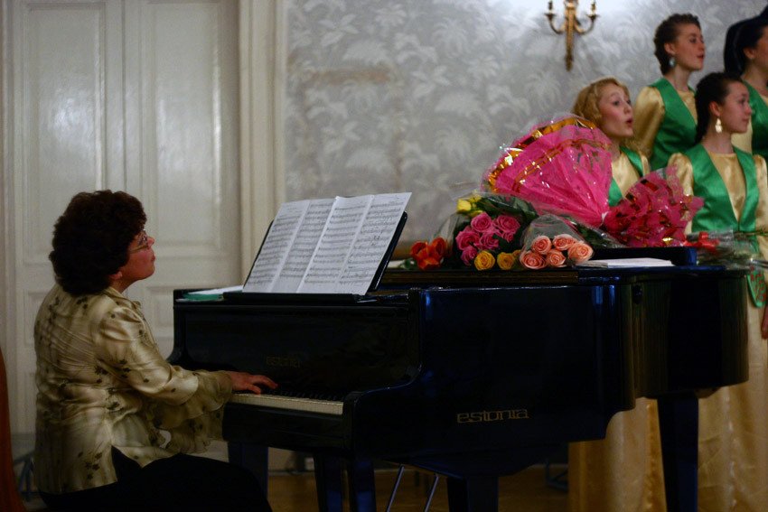 Татарскому народному хору Казанского университета ? 45лет Татарскому народному хору Казанского университета ? 45лет