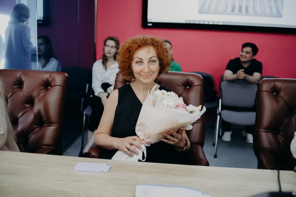 Выпускникам направлений Регионоведение России и Зарубежное регионоведение вручили дипломы Выпускникам направлений Регионоведение России и Зарубежное регионоведение вручили дипломы