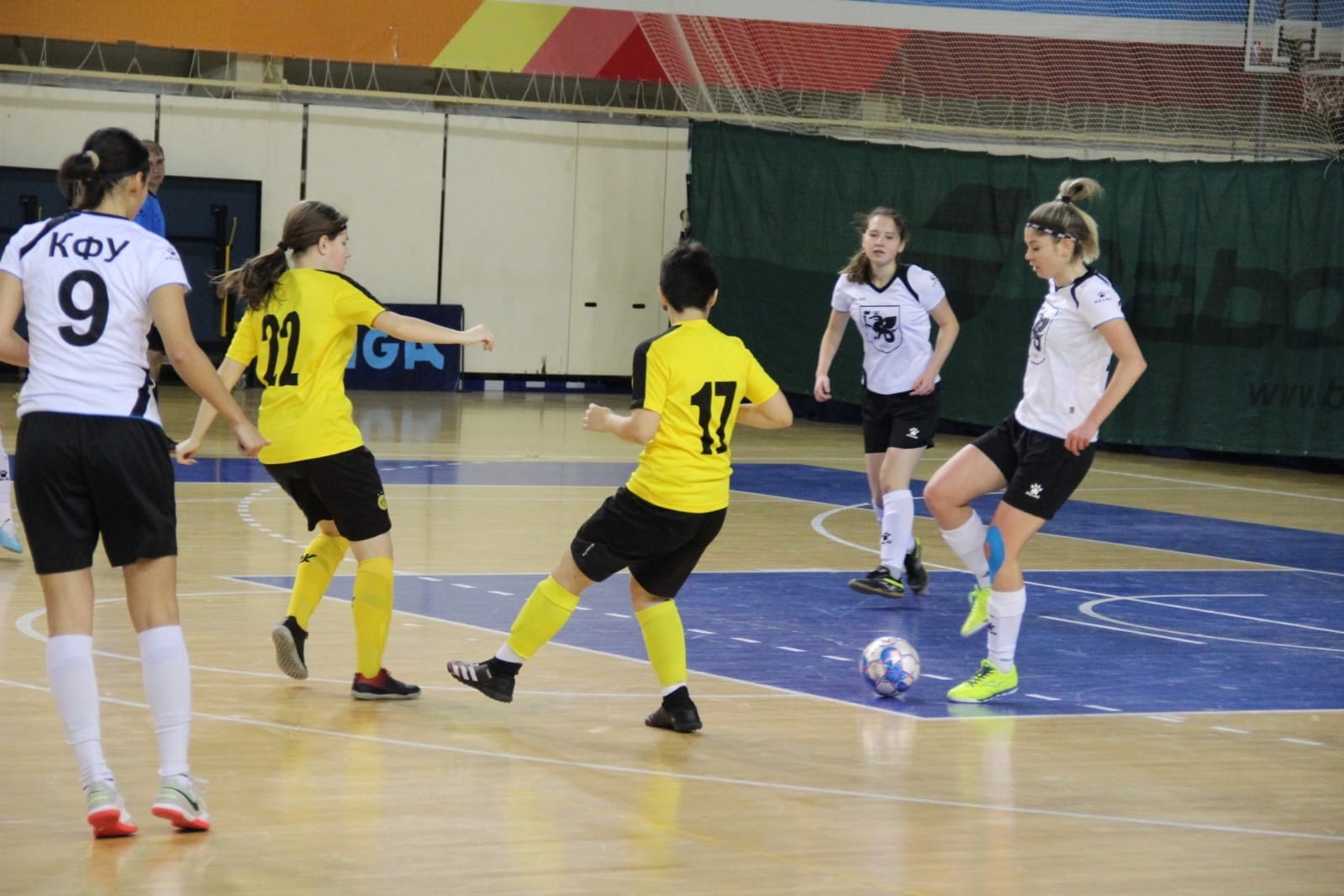 Успешный сезон женской футбольной команды ,мини-футбол, турнир, окончание сезона, студенческий спорт