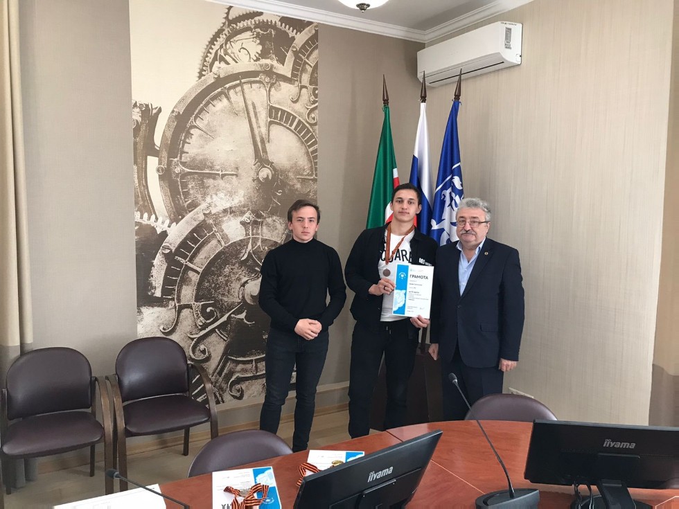 ���������� �������� ����� 1 ����� � ���������-�������������� ���� 