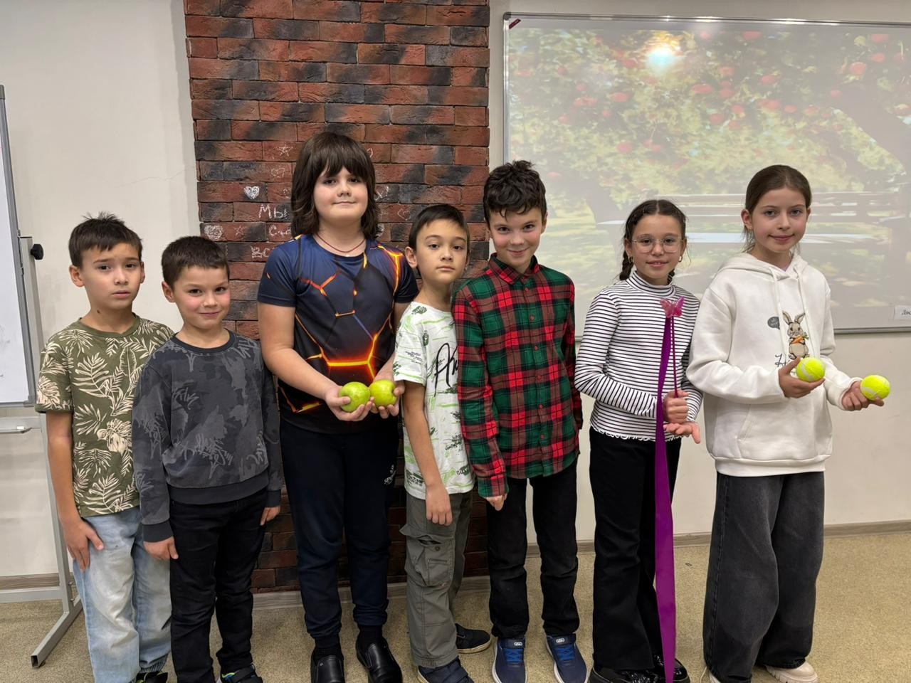 В детском театре КФУ 'Радуга' одновременно идут репетиции пяти детских спектаклей В детском театре КФУ 'Радуга' одновременно идут репетиции пяти детских спектаклей