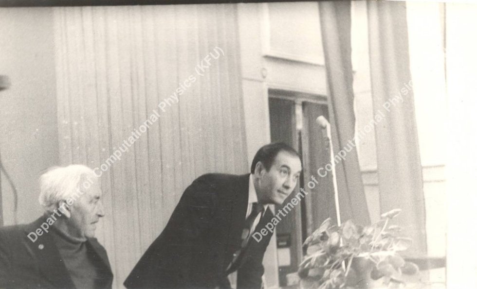 Проф. Р.М. Юльметьев Проф. Р.М. Юльметьев