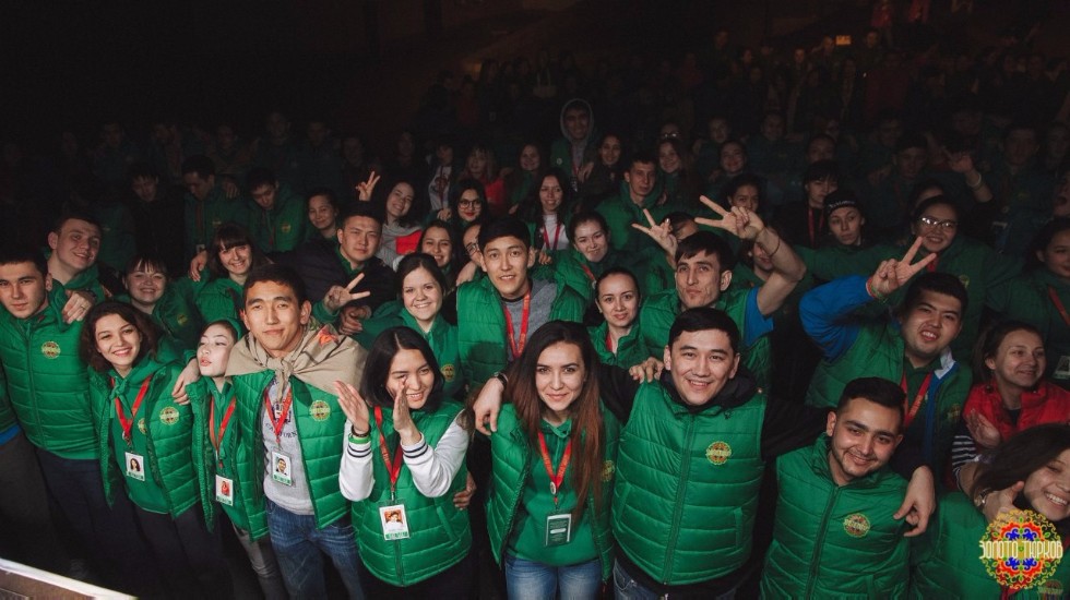 ����������