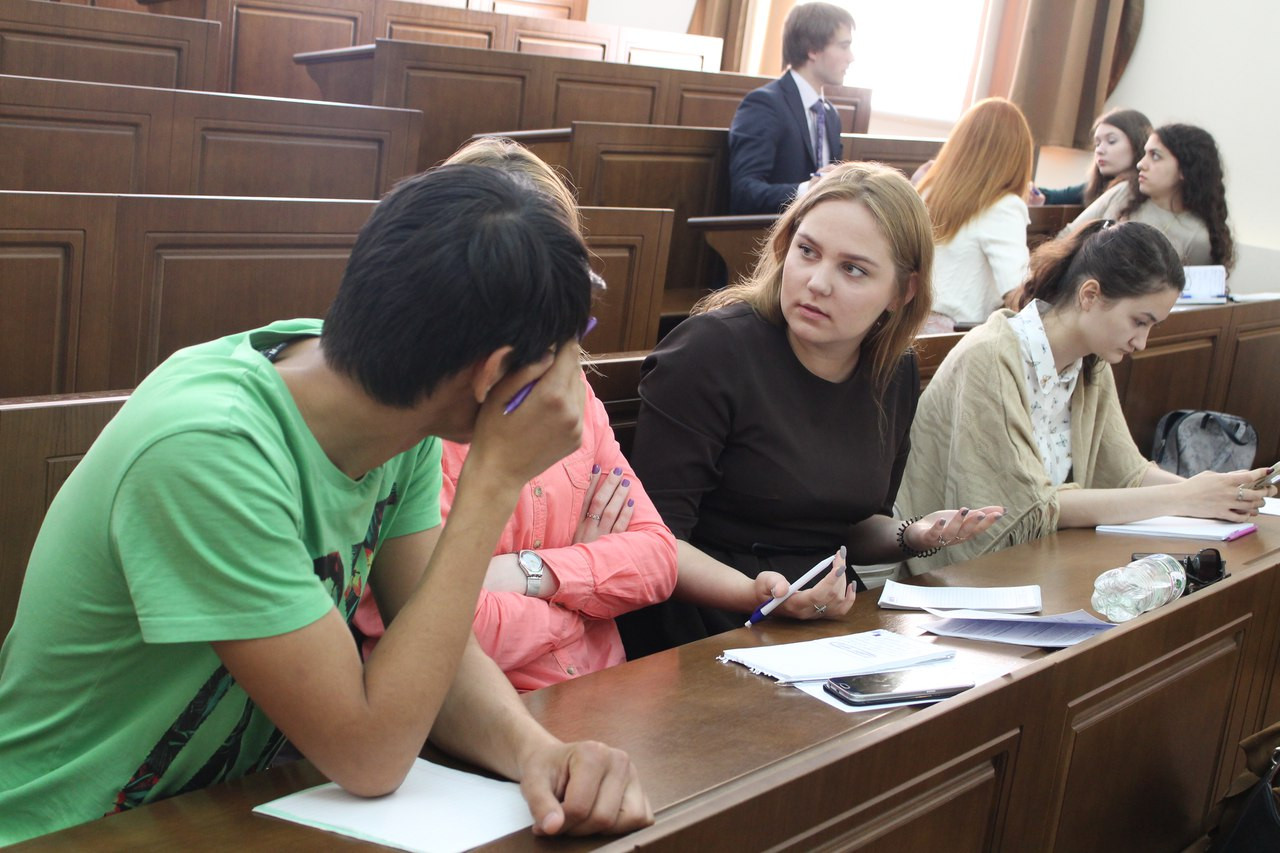 C 19 по 24 июня 2017 года на базе кафедры международного и европейского права юридического факультета КФУ прошла международная междисциплинарная летняя школа ? европейский молодежный форум 'К 60-летию Римских договоров: история и современные вызовы' в рамках мероприятий Центра превосходства Жана Монне в области европейских исследований VOICES+. C 19 по 24 июня 2017 года на базе кафедры международного и европейского права юридического факультета КФУ прошла международная междисциплинарная летняя школа ? европейский молодежный форум 'К 60-летию Римских договоров: история и современные вызовы' в рамках мероприятий Центра превосходства Жана Монне в области европейских исследований VOICES+.