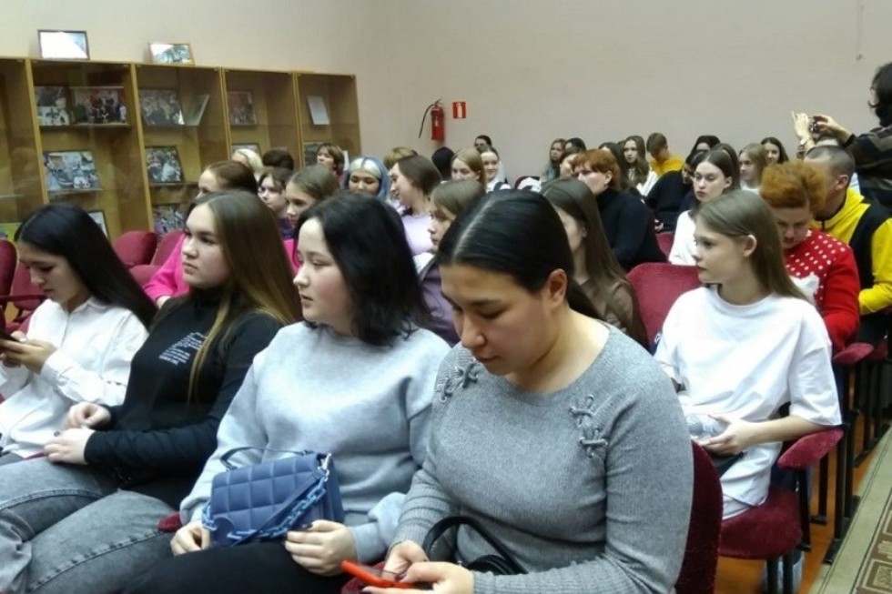 Состоялась встреча со школьниками и их родителями в Нижнекамске ,Елабужский институт КФУ
