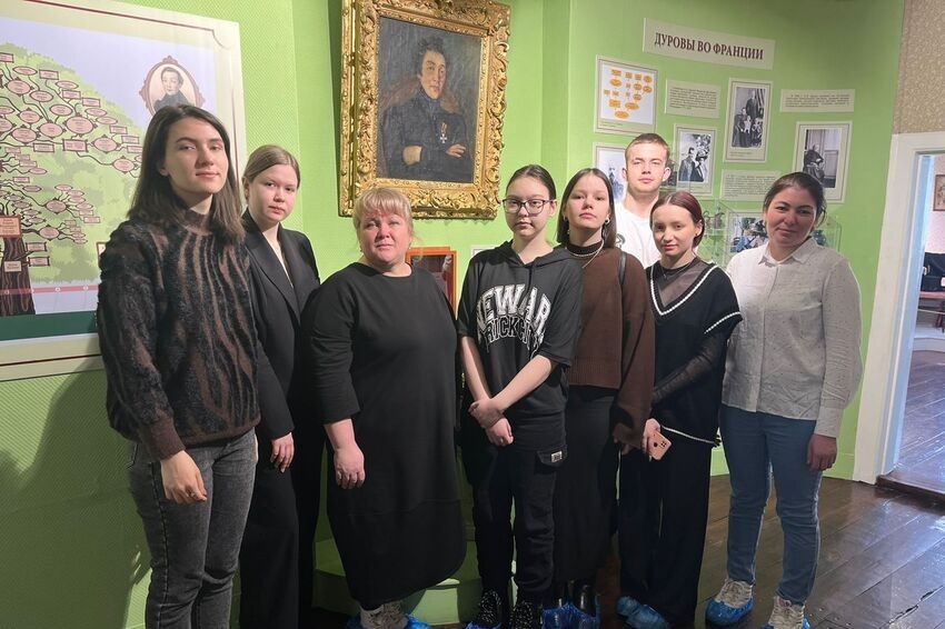 Студенты познакомились с историей кавалерист-девицы в ЕГМЗ Студенты познакомились с историей кавалерист-девицы в ЕГМЗ