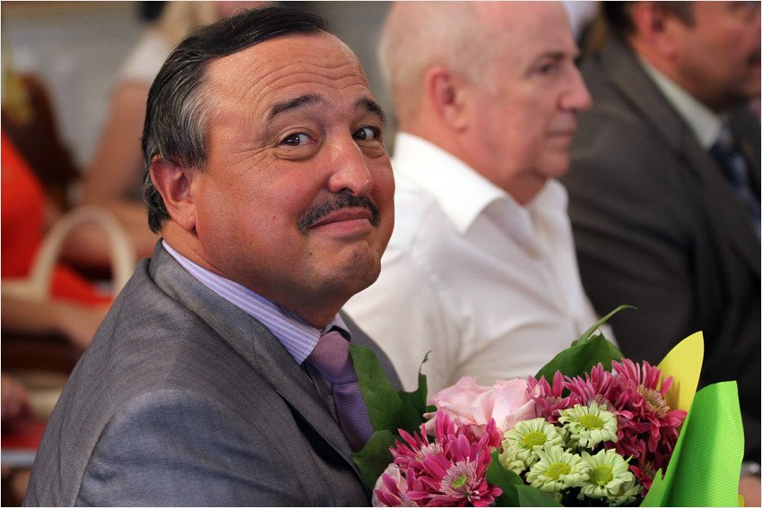 ����������