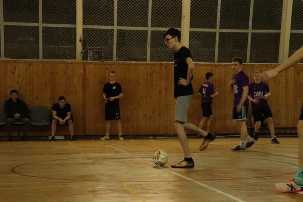 В Елабужском институте началось Первенство ЕИ КФУ среди студентов по мини-футболу В Елабужском институте началось Первенство ЕИ КФУ среди студентов по мини-футболу