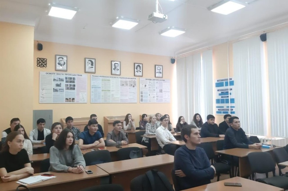 В Елабужском институте КФУ состоялась неделя юридической науки В Елабужском институте КФУ состоялась неделя юридической науки