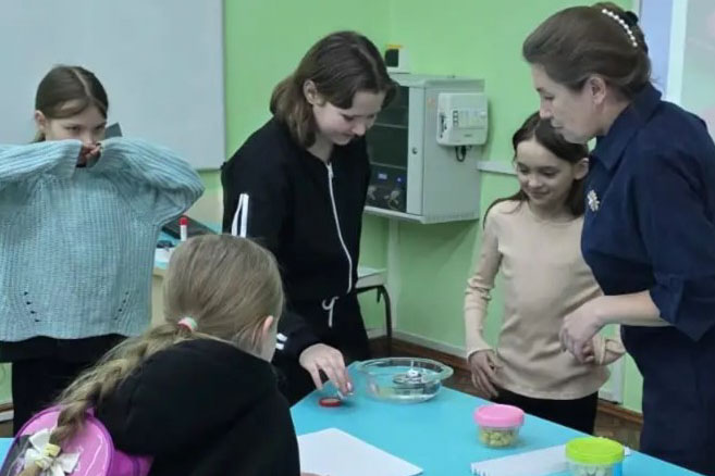 Юные исследователи Детского университета отправились в путешествие по миру растений Юные исследователи Детского университета отправились в путешествие по миру растений