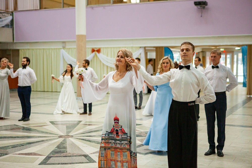 Елабужский институт отметил 125-летие императорским балом Елабужский институт отметил 125-летие императорским балом