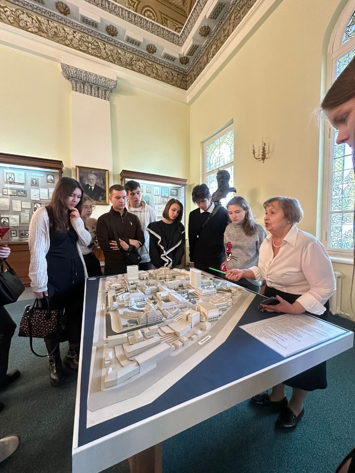 Кураторский час Кураторский час