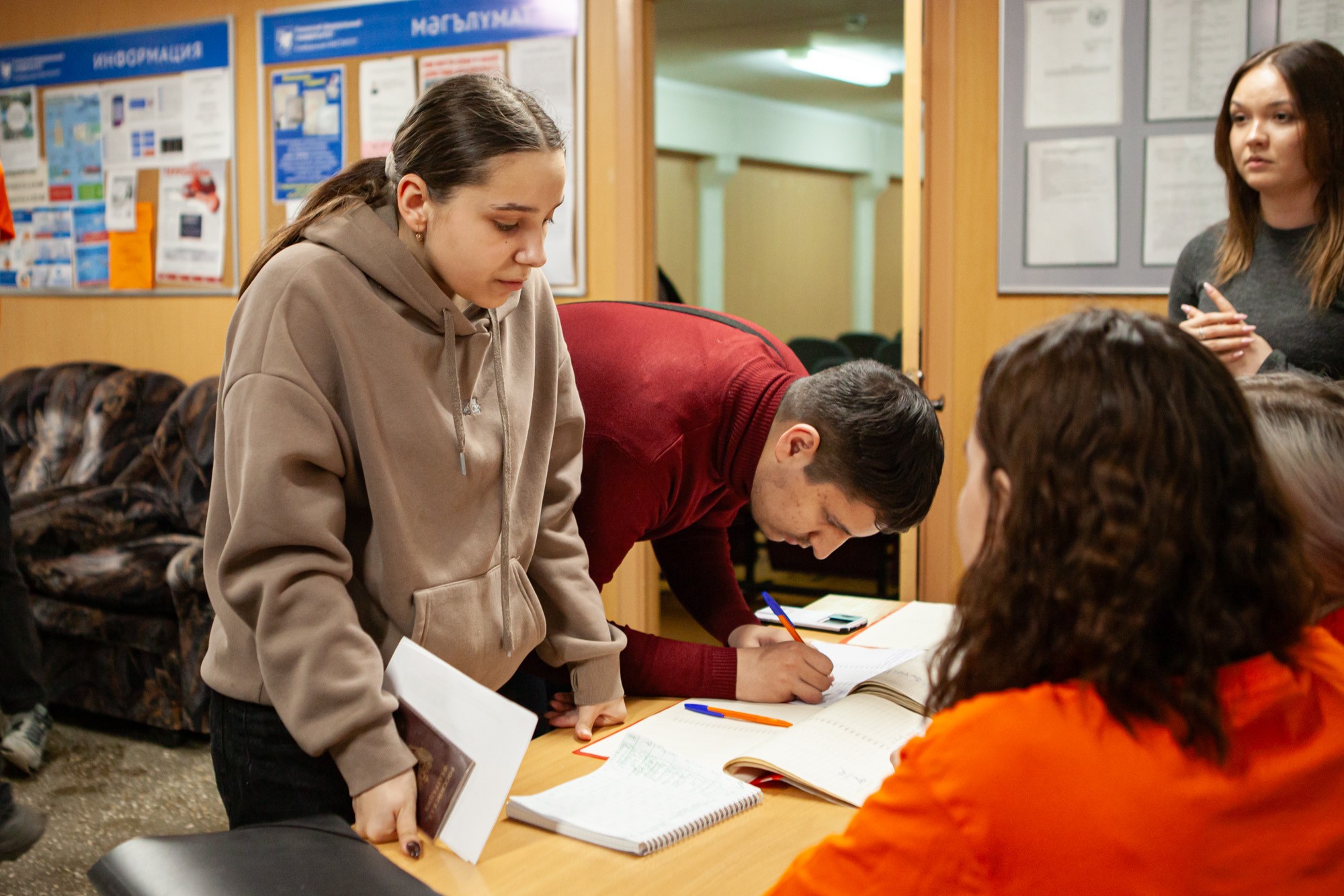 Школьники из Лисичанска и Рубежного приступили к учебе в 'Университетской' школе Елабужского института КФУ Школьники из Лисичанска и Рубежного приступили к учебе в 'Университетской' школе Елабужского института КФУ