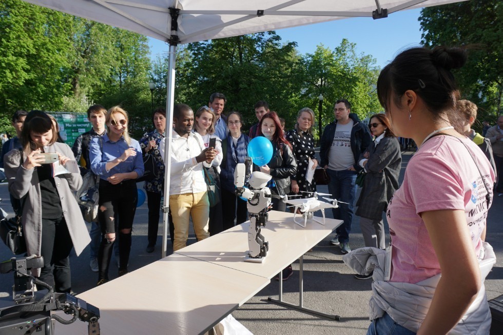 The Laboratory of Intelligent Robotic Systems held an exhibition of anthropomorphic robots at the educational event The Laboratory of Intelligent Robotic Systems held an exhibition of anthropomorphic robots at the educational event