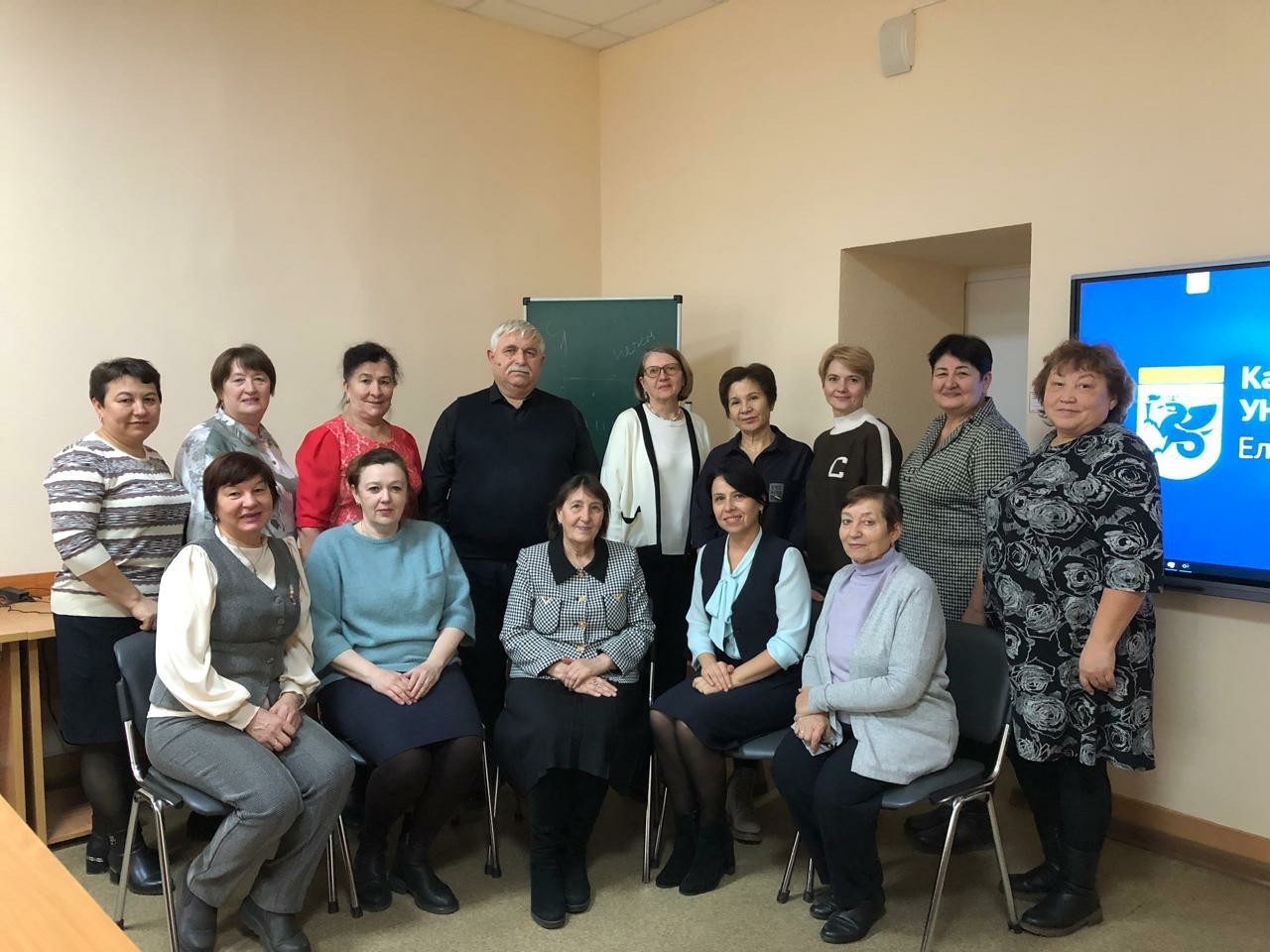 С 18 по 29 ноября 2024 г. в Елабужском институте под руководством доцента кафедры физики Красновой Л.А. и доцента кафедры математики и прикладной информатики Анисимовой Т.И. прошли бюджетные курсы повышения квалификации для учителей физики и математики. С 18 по 29 ноября 2024 г. в Елабужском институте под руководством доцента кафедры физики Красновой Л.А. и доцента кафедры математики и прикладной информатики Анисимовой Т.И. прошли бюджетные курсы повышения квалификации для учителей физики и математики.