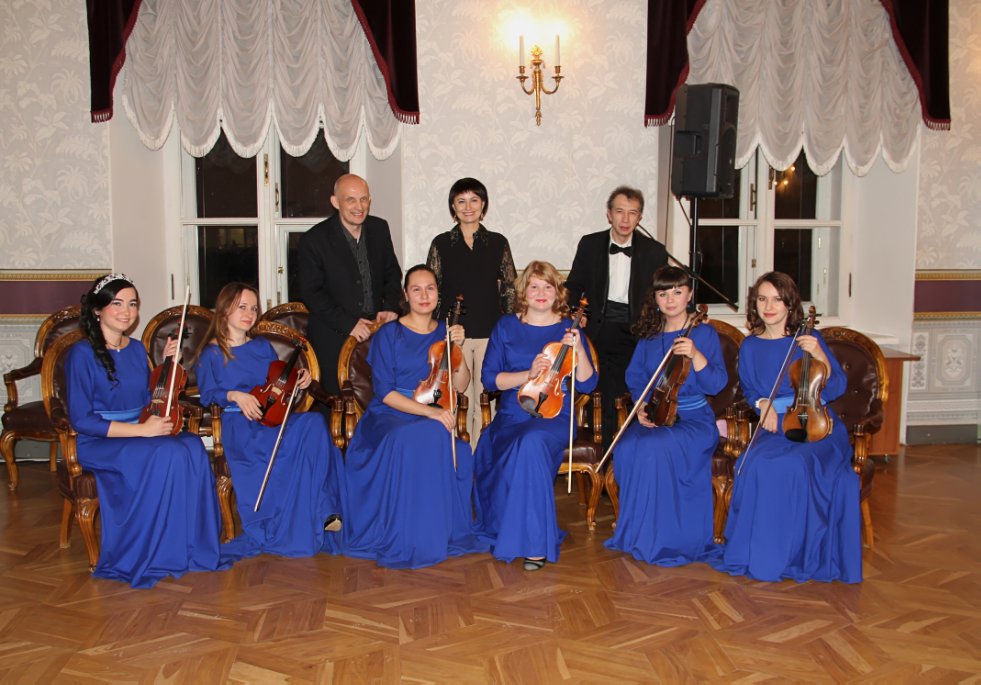 Ансамбль скрипачей отделения искусств ИФИ Ансамбль скрипачей отделения искусств ИФИ