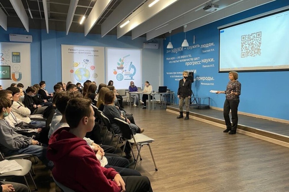 Преподаватели Елабужского института организовали квест для выпускников средних общеобразовательных школ и СПО на базе ДНК им. К.А. Валиева Преподаватели Елабужского института организовали квест для выпускников средних общеобразовательных школ и СПО на базе ДНК им. К.А. Валиева