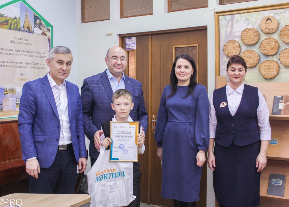 'Туган тел' олимпиадасының җиңүчеләрен бүләкләү 'Туган тел' олимпиадасының җиңүчеләрен бүләкләү